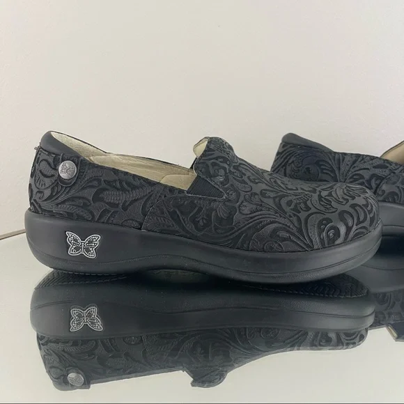 ALEGRIA Black Leather Floral Paisley Embossed Keli Professional Slip On Loafers - Picture 5 of 12